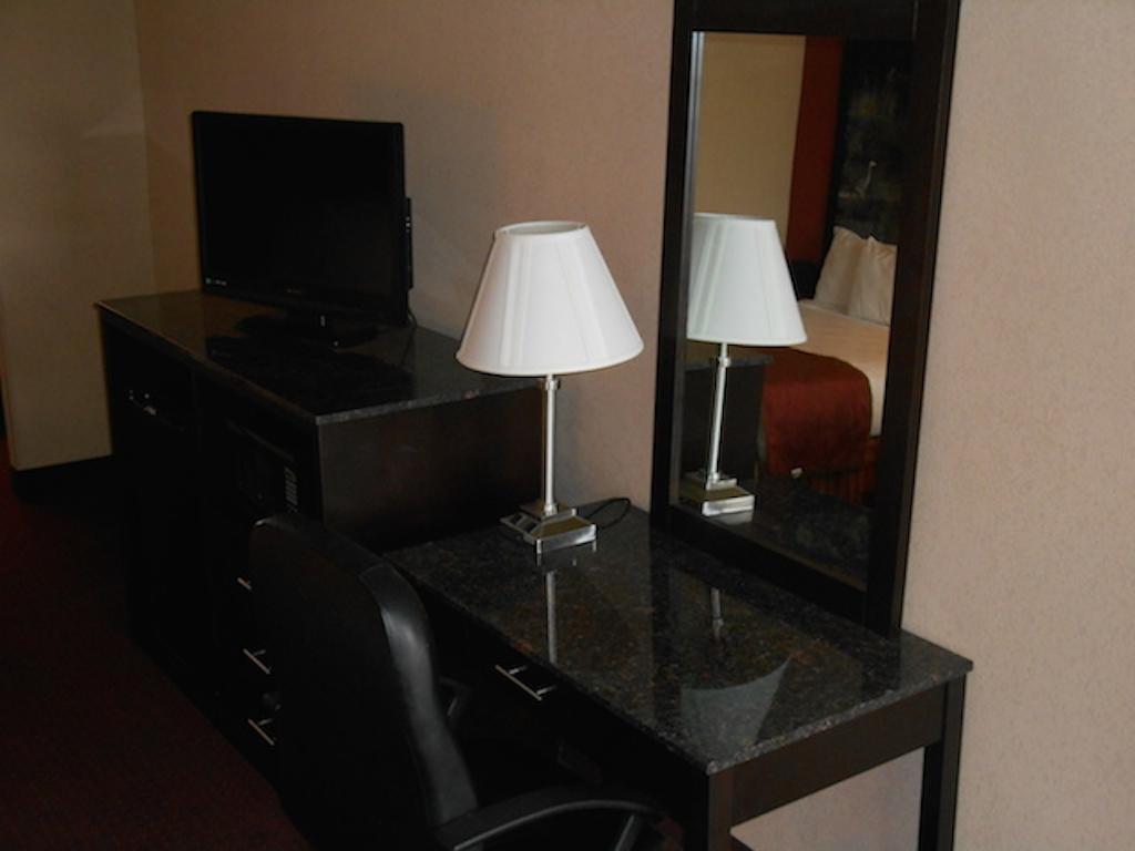 Ameristay Inn St Joseph Сент-Джозеф Экстерьер фото